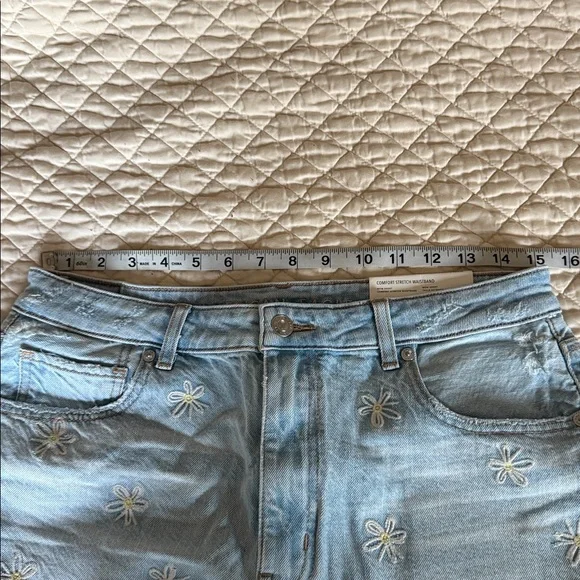 NWT American Eagle Daisy Mom Shorts 12 - Picture 5 of 7